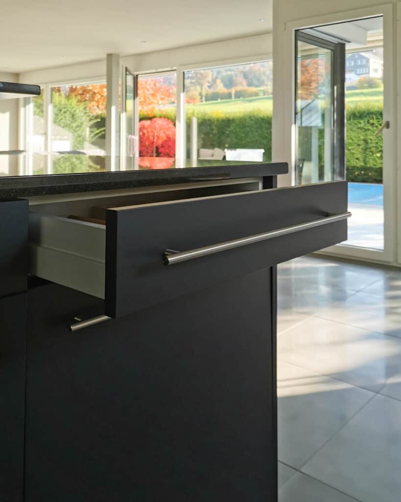 Küche in schwarz satin umfoliert